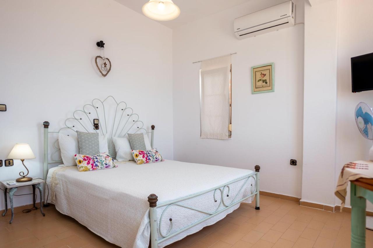 Hatzidakis Beach Retreat 이라피트라 외부 사진